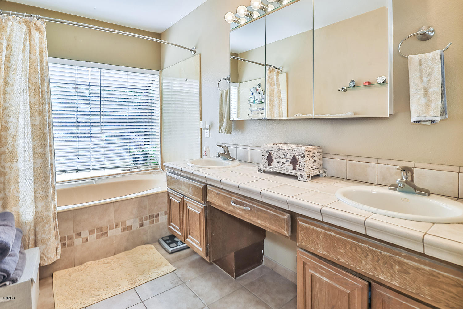 4225 Pancho Road Camarillo, CA 93012 - Photo 27 of 37 jMain Bedroom Suite4