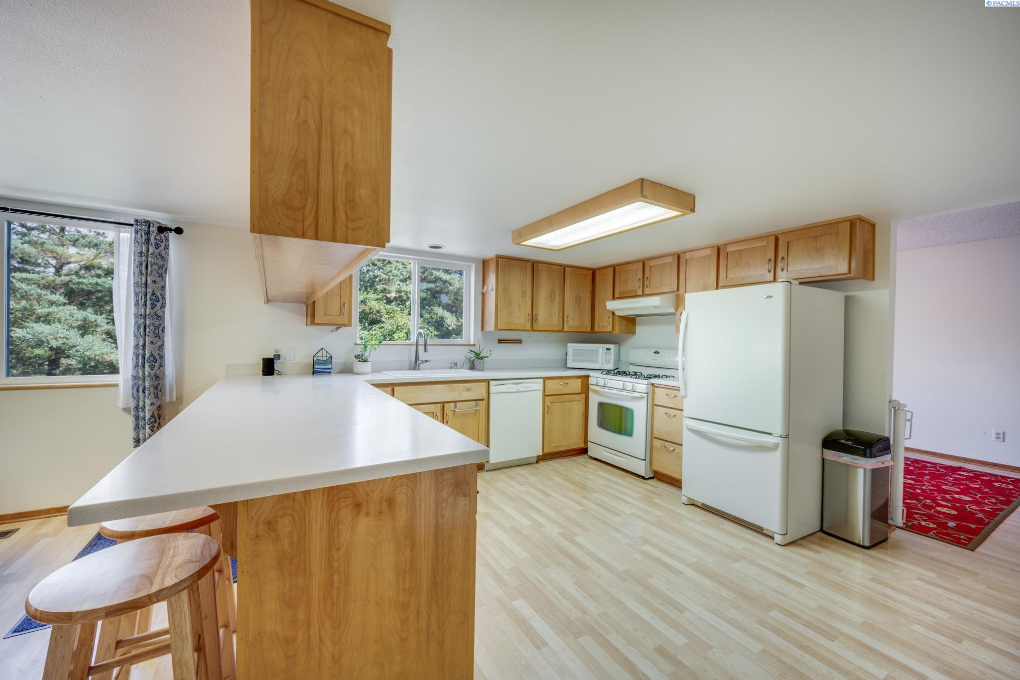 800 Southeast Edge Knoll Drive Pullman, WA 99163 - Photo 11 of 30 Gallery Image 11