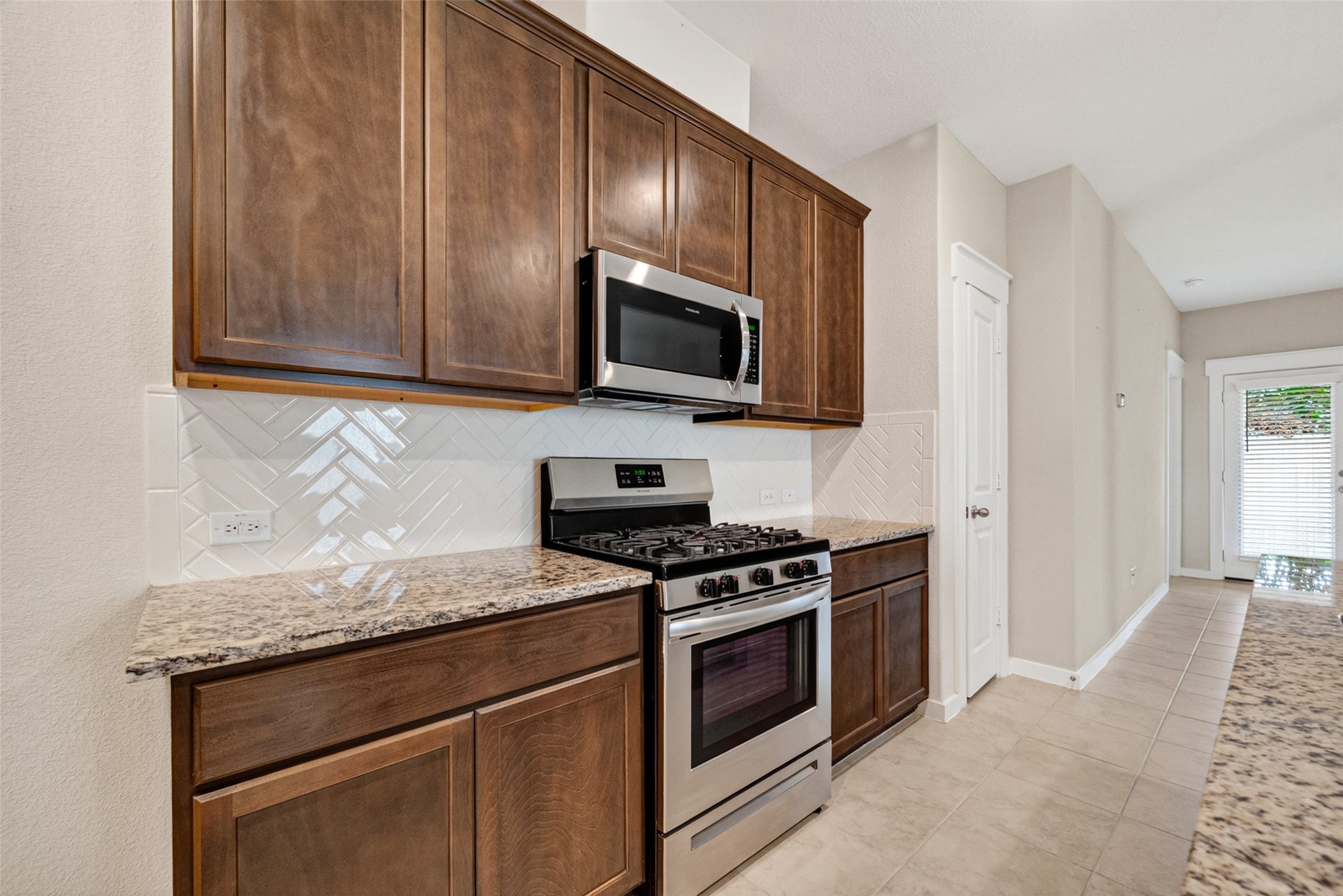 252 Laura Leigh Lane Angleton, TX 77515 - Photo 12 of 30