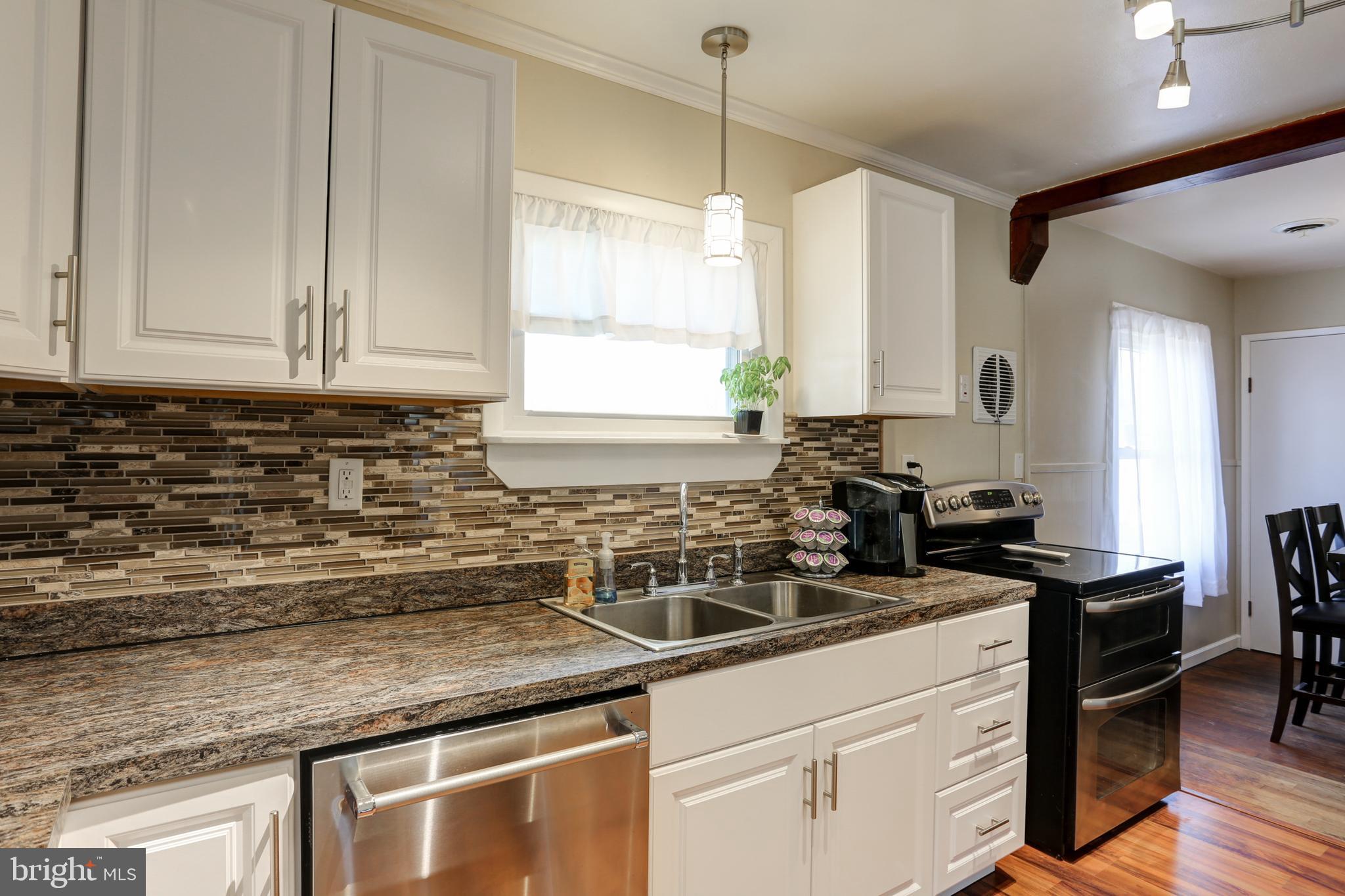 793 Heck Hill Road Lewisberry, PA 17339 - Photo 3 of 29 Newly renovated Kitchen