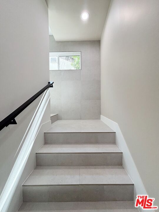 713 Devirian Place Altadena, CA 91001 - Photo 18 of 23 a view of entryway