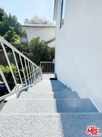 $4,999 | 713 Devirian Place, Altadena, CA 91001