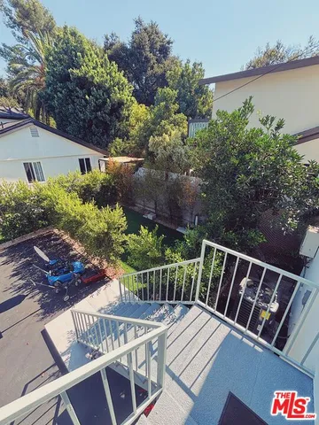 $4,999 | 713 Devirian Place, Altadena, CA 91001