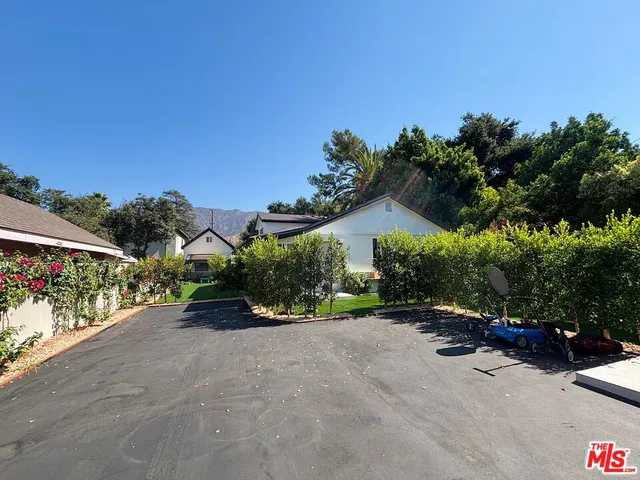 $4,999 | 713 Devirian Place, Altadena, CA 91001