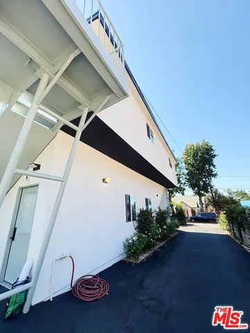 $4,999 | 713 Devirian Place, Altadena, CA 91001