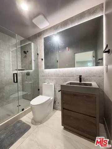 $4,999 | 713 Devirian Place, Altadena, CA 91001