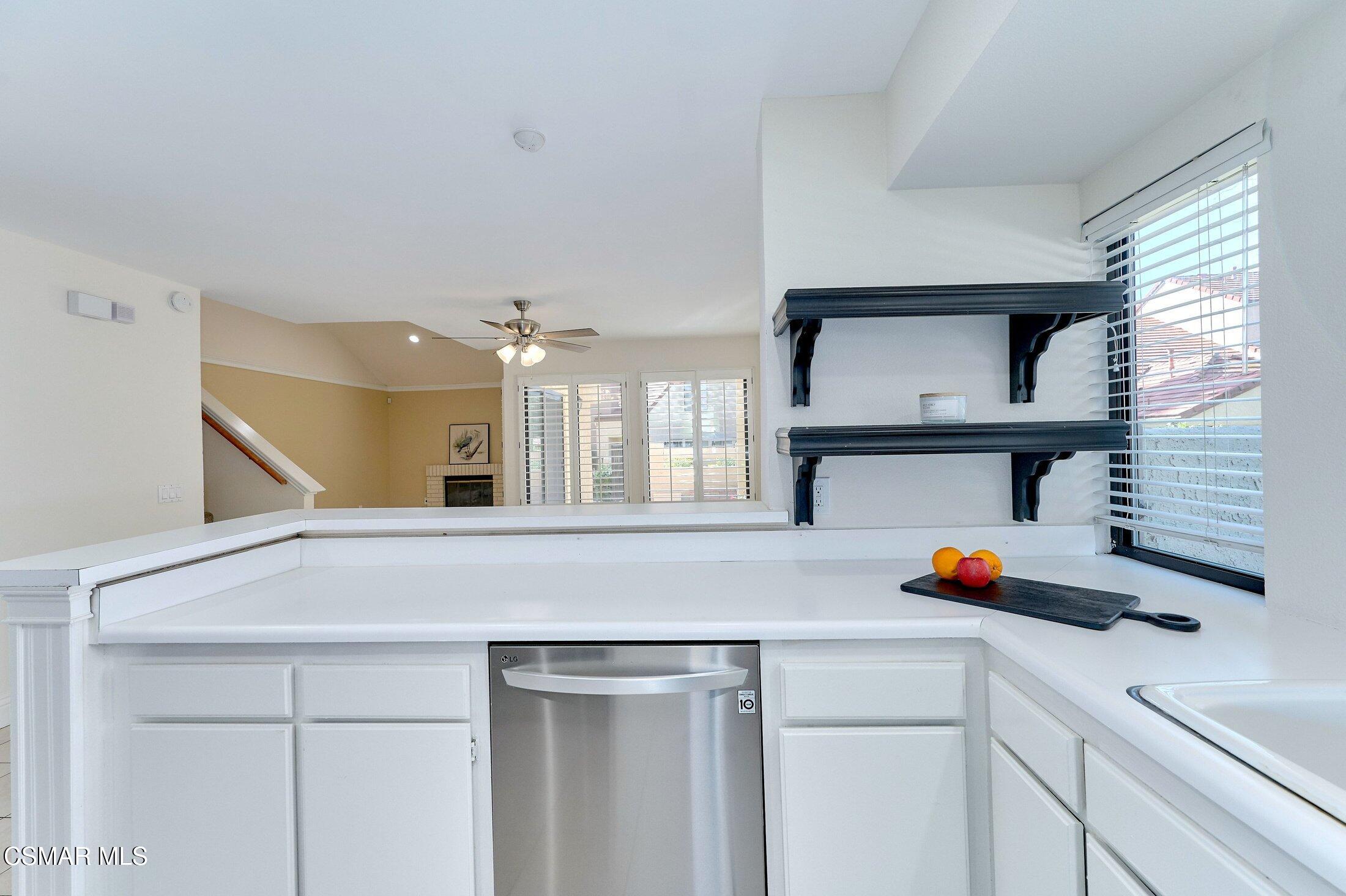 5368 Rainwood Street, Unit 65 Simi Valley, CA 93063 - Photo 14 of 34 013_5368_rainwood_st._0013_687