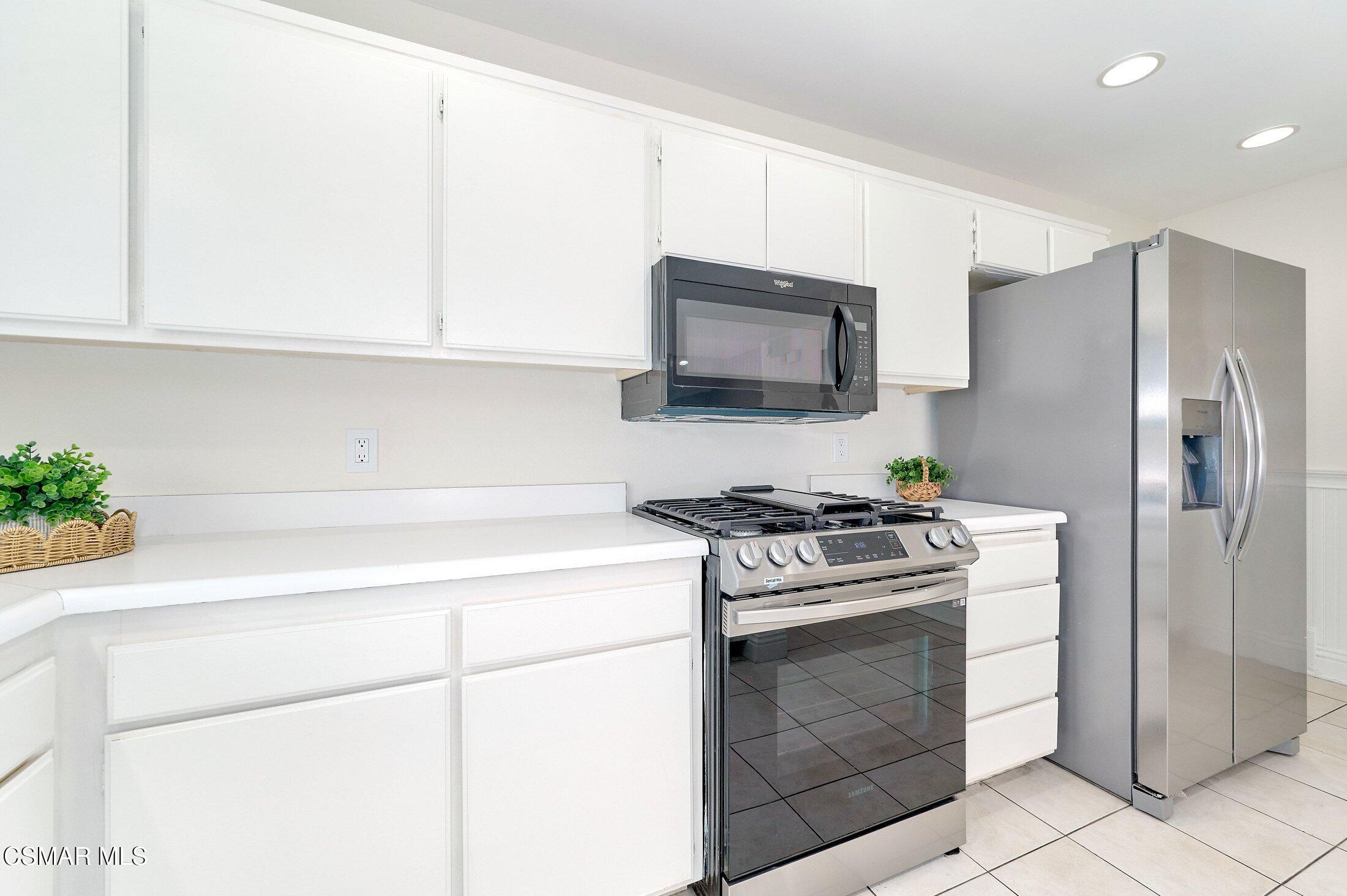 5368 Rainwood Street, Unit 65 Simi Valley, CA 93063 - Photo 15 of 34 014_5368_rainwood_st._0014_37