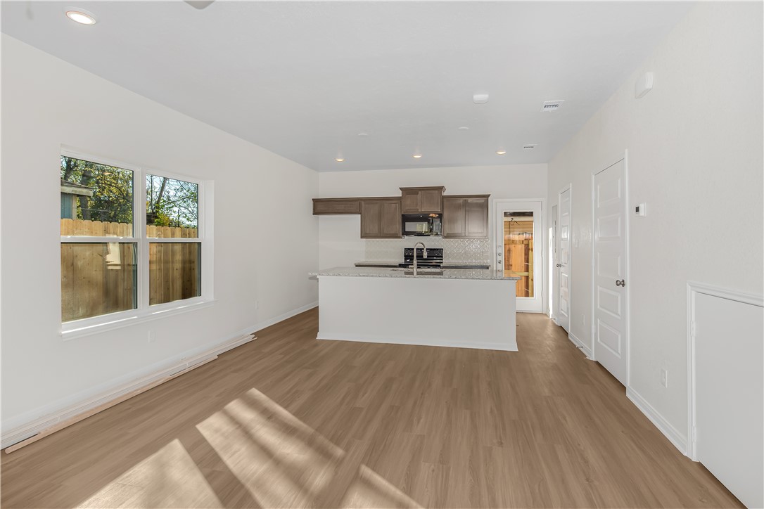 601 West 24th Street, Unit 213 Bryan, TX 77803 - Photo 3 of 18