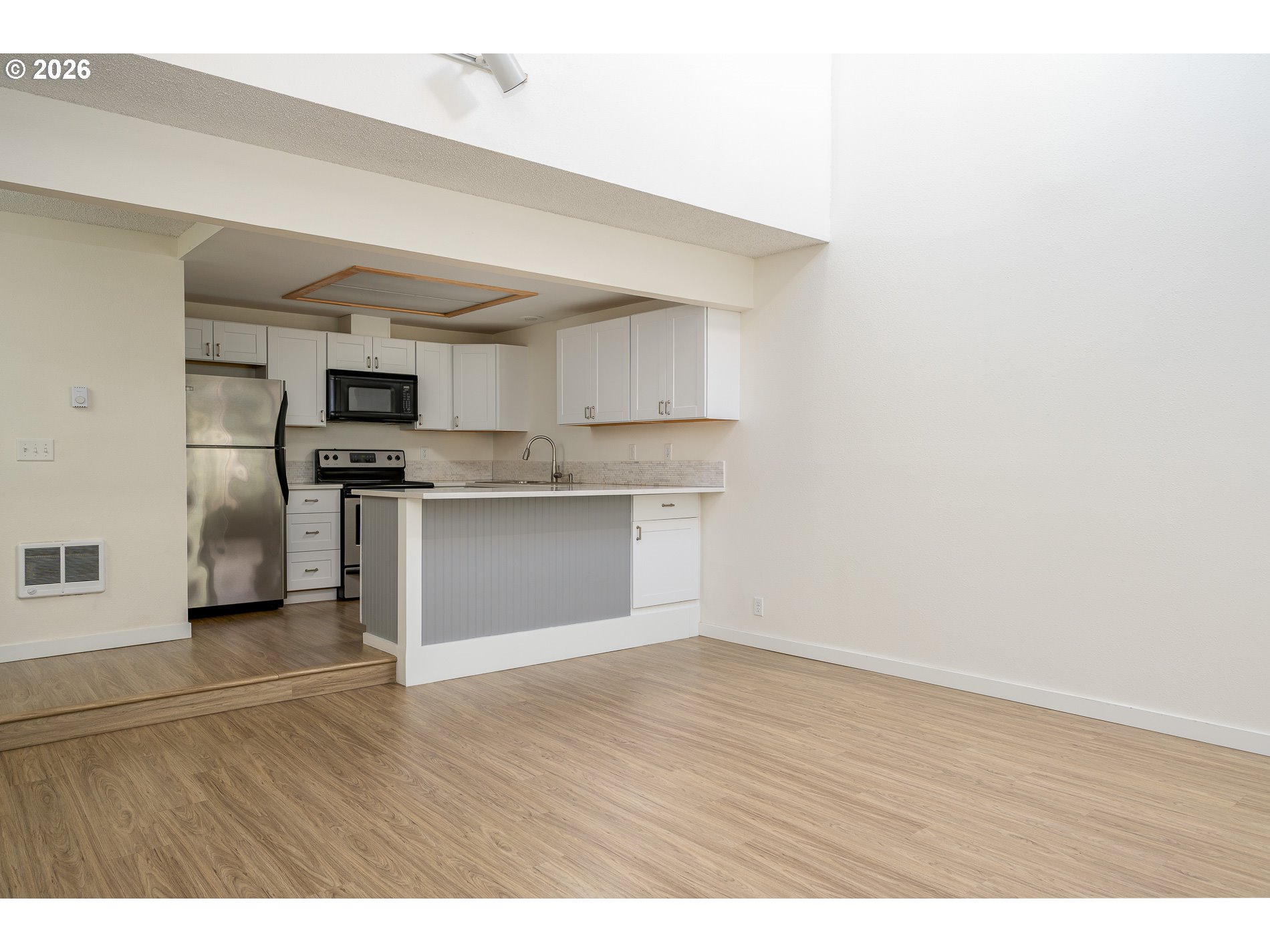 4684 Southwest Comus Place, Unit 1G Portland, OR 97219 - Photo 12 of 38