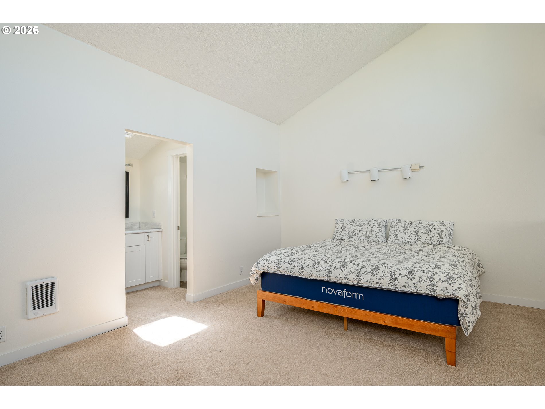 4684 Southwest Comus Place, Unit 1G Portland, OR 97219 - Photo 16 of 38
