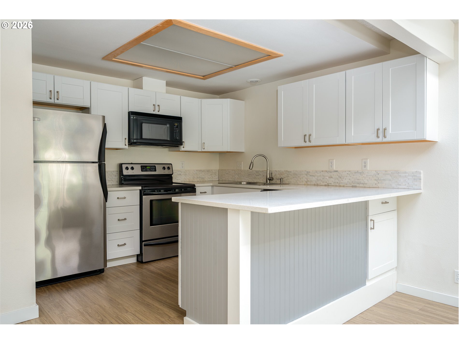 4684 Southwest Comus Place, Unit 1G Portland, OR 97219 - Photo 3 of 38 Kitchen