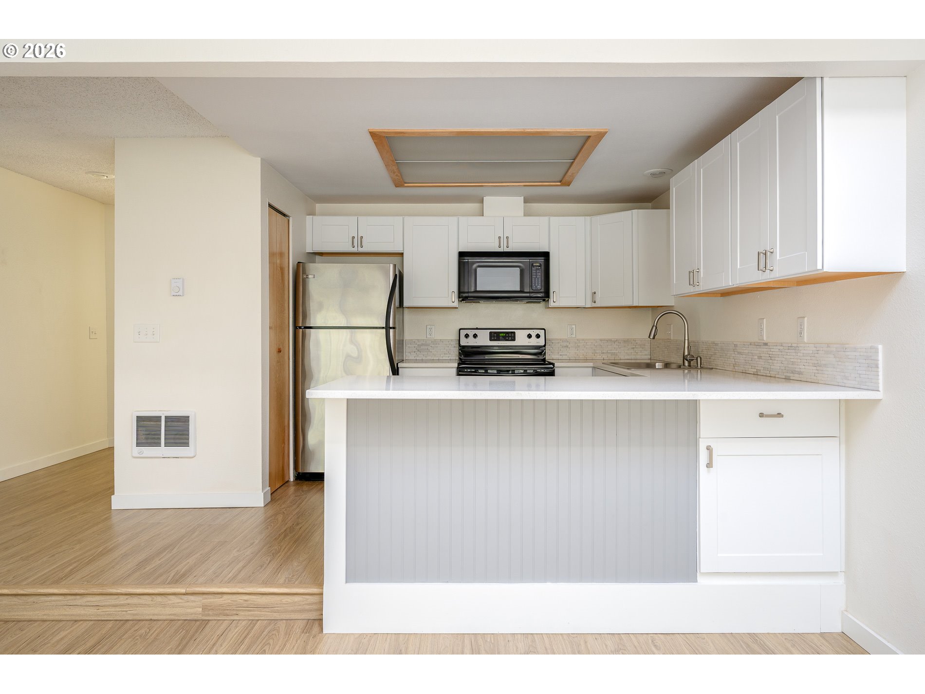 4684 Southwest Comus Place, Unit 1G Portland, OR 97219 - Photo 4 of 38