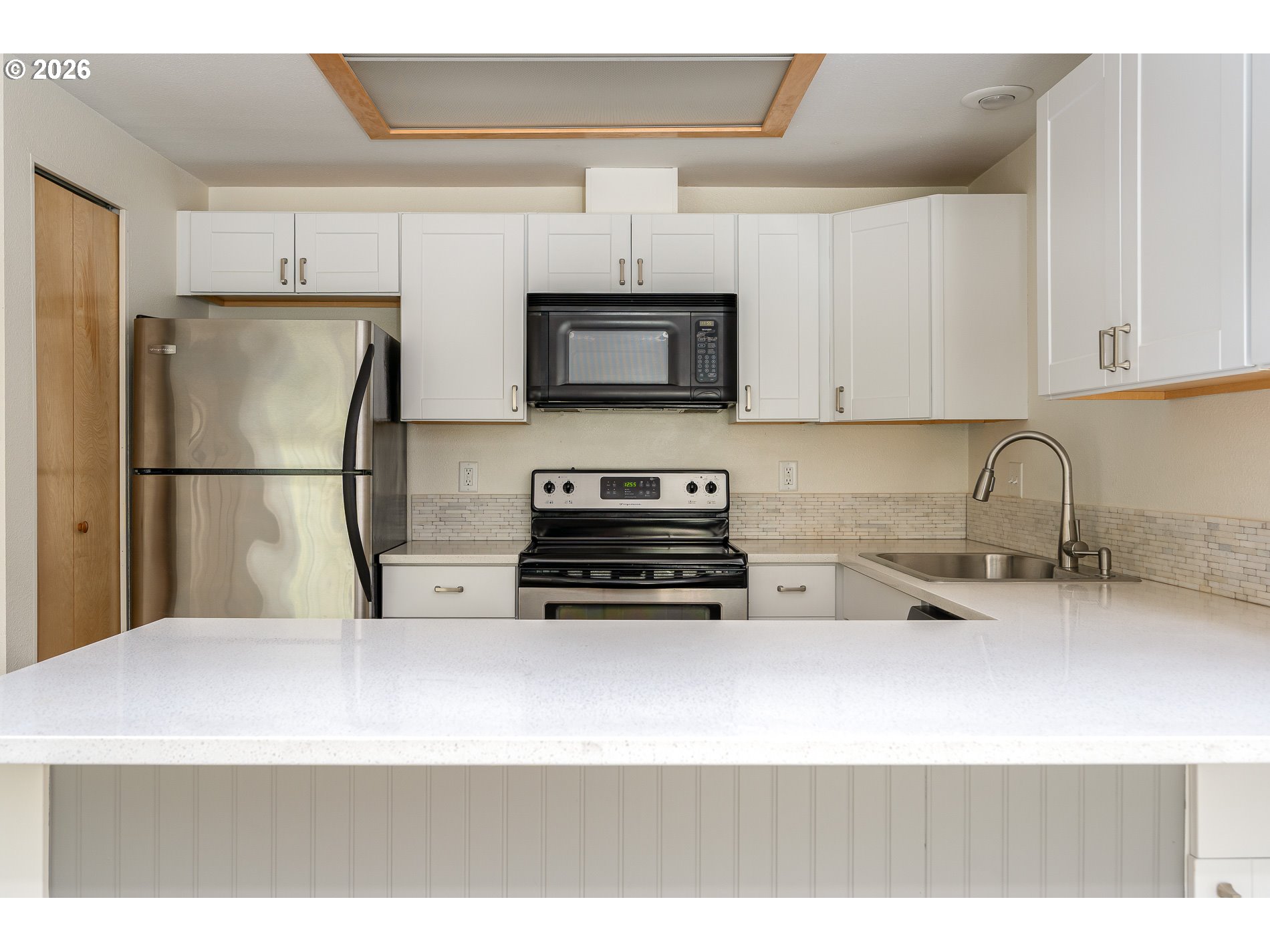 4684 Southwest Comus Place, Unit 1G Portland, OR 97219 - Photo 5 of 38