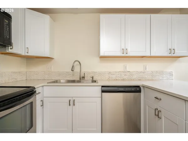 $260,000 | 4684 Southwest Comus Place, Unit 1G, Portland, OR 97219