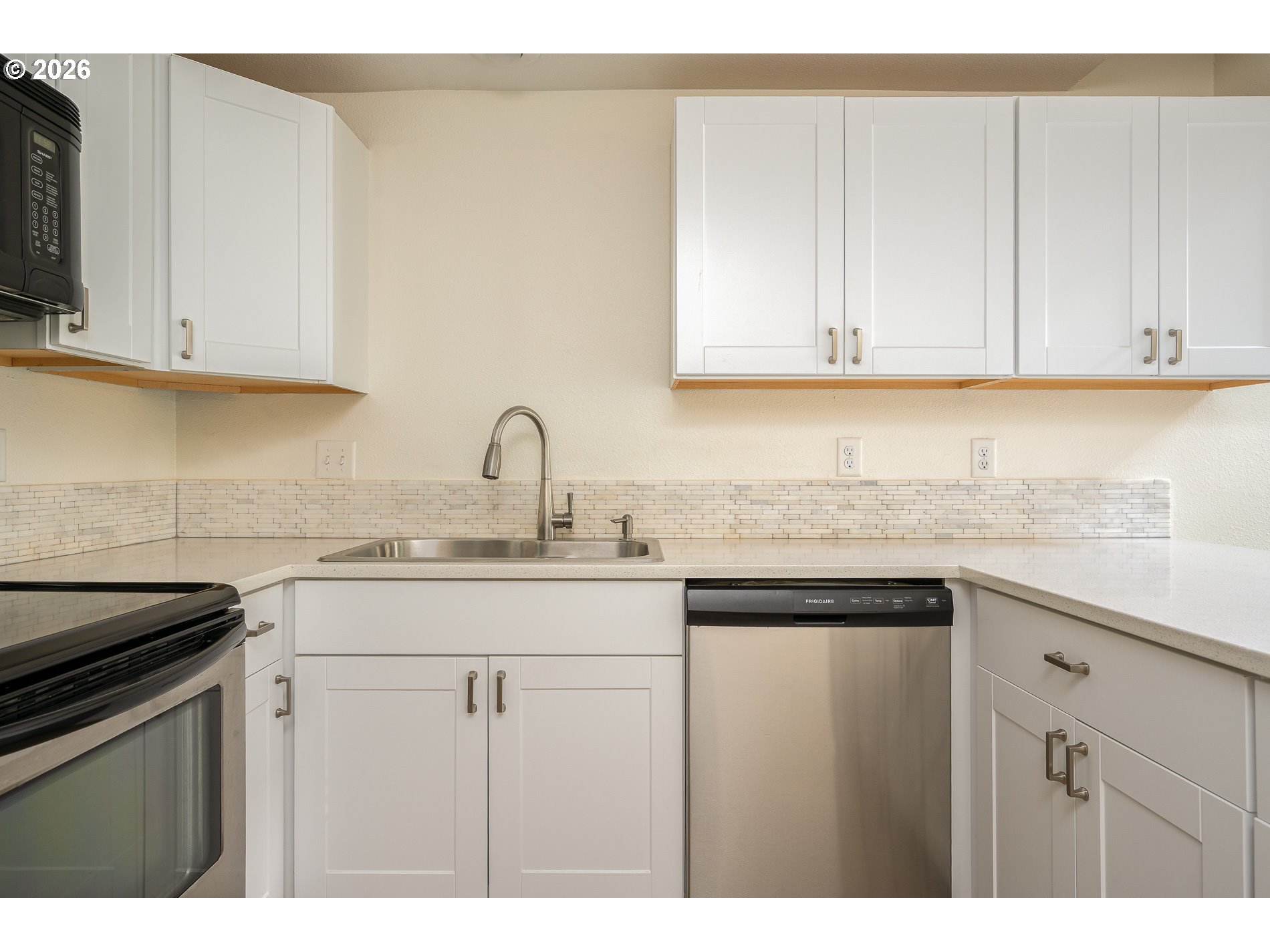 4684 Southwest Comus Place, Unit 1G Portland, OR 97219 - Photo 8 of 38