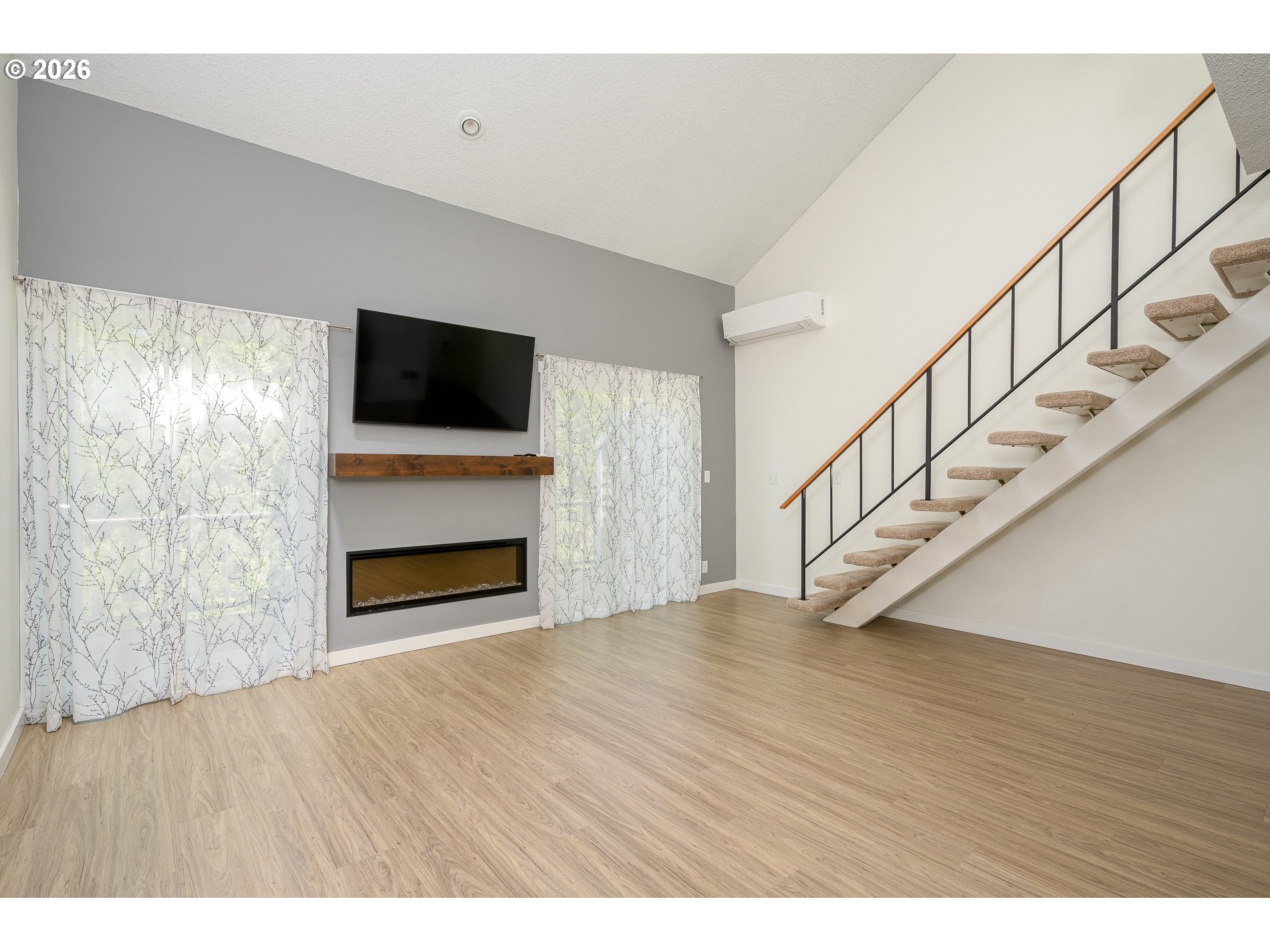 4684 Southwest Comus Place, Unit 1G Portland, OR 97219 - Photo 9 of 38