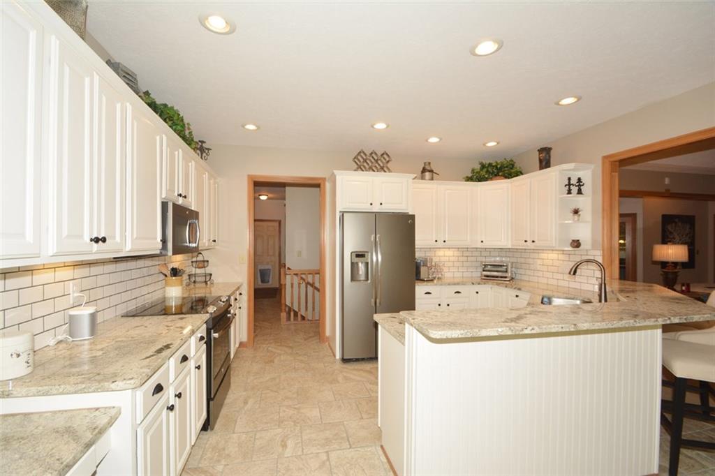 6461 Harrison Ridge Boulevard Indianapolis, IN 46236 - Photo 8 of 24 Gallery Image 8