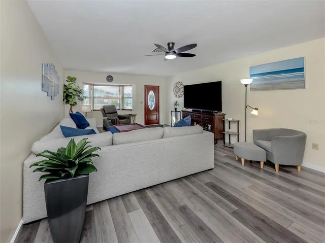 $349,900 | 1316 Poplar Avenue, Venice, FL 34285