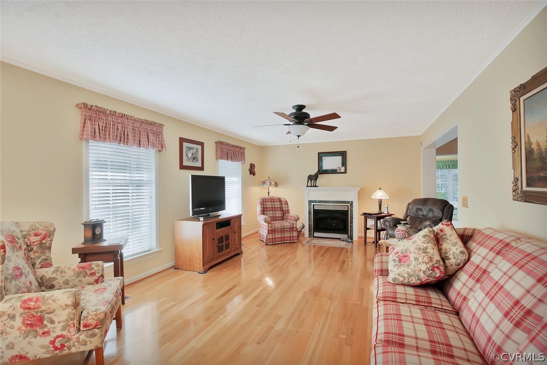 1885 Robertsons Road Blackstone, VA 23824 - Photo 15 of 48 This spacious family room offers gorgeous hardwood