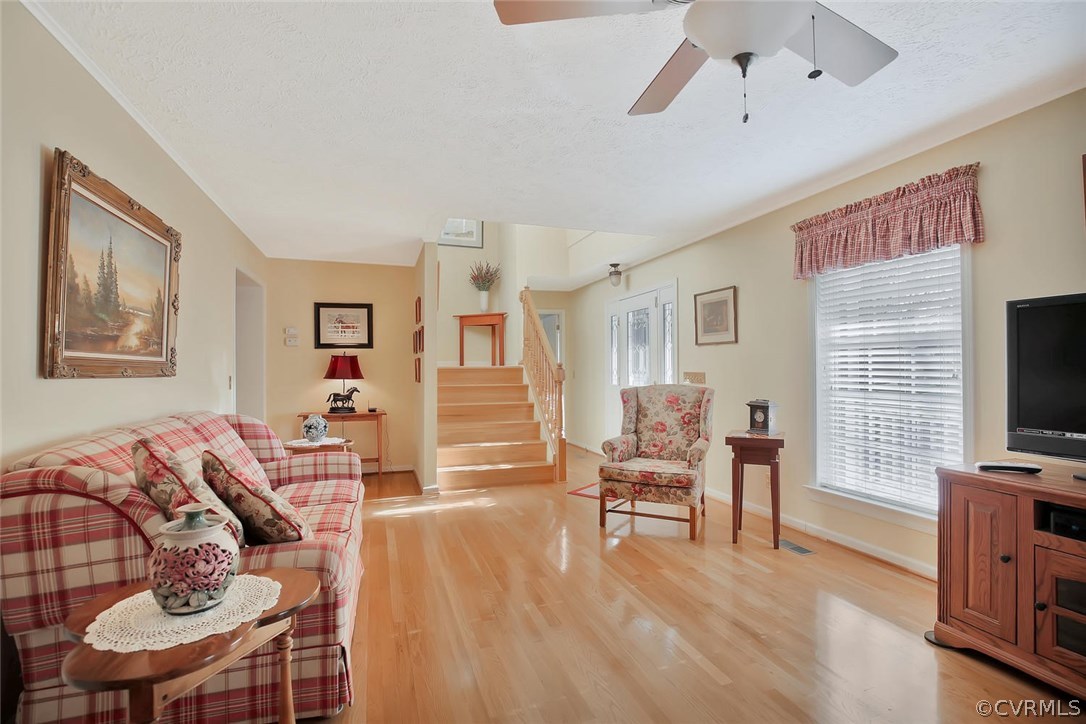 1885 Robertsons Road Blackstone, VA 23824 - Photo 16 of 48 This view of spacious family room shows attractive