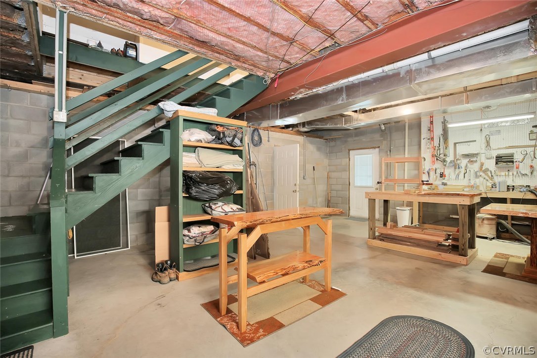 1885 Robertsons Road Blackstone, VA 23824 - Photo 41 of 48 This walkout basement area offers an ideal space f