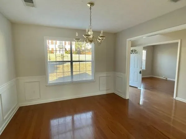 $2,200 | 8043 Clearview Circle, Riverdale, GA 30296
