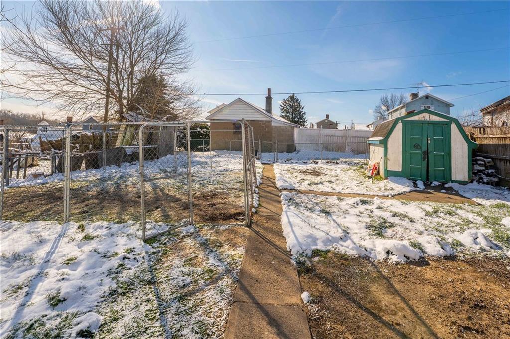 421 2nd Street Allison, PA 15413 - Photo 5 of 7