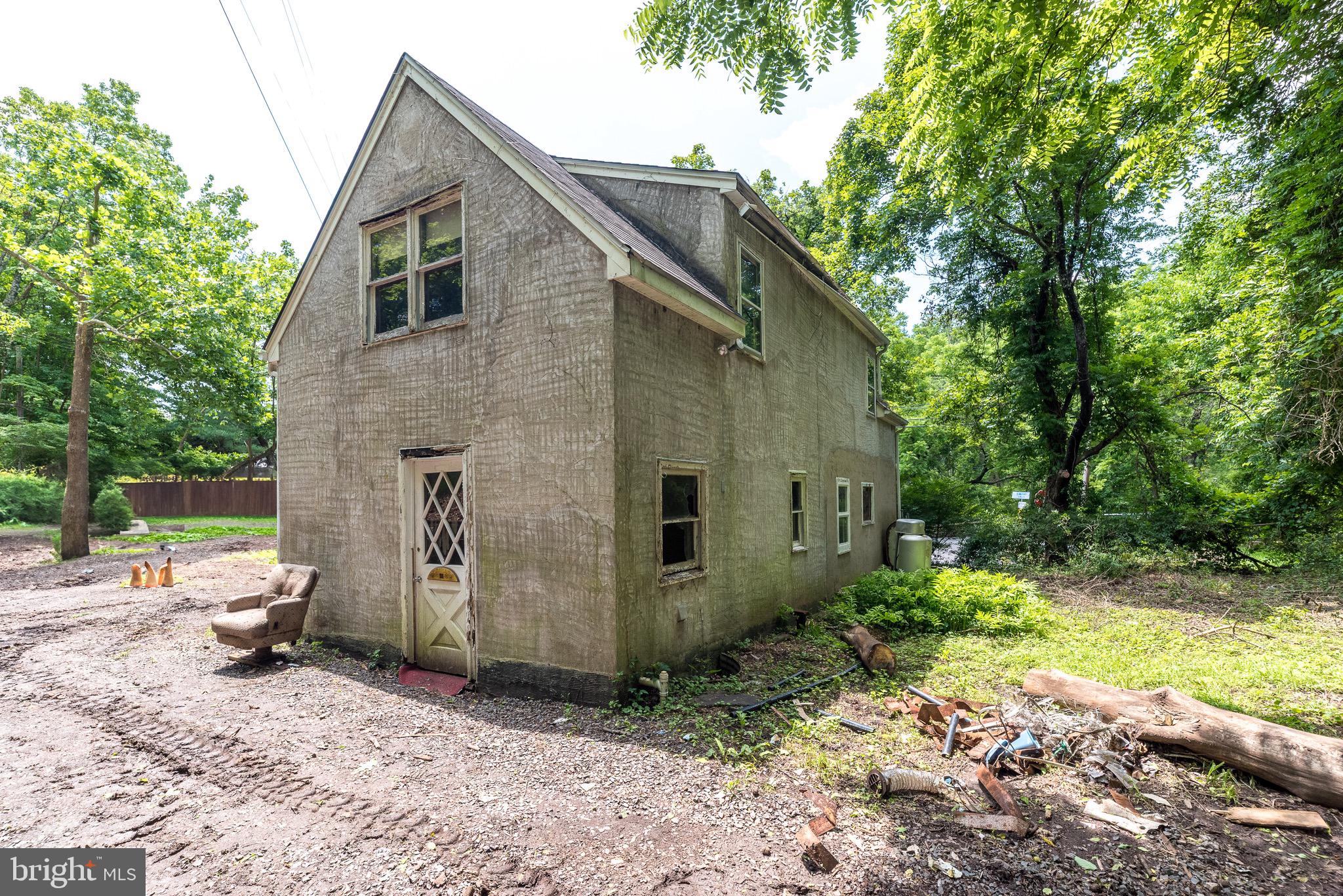 118 Geigel Hill Road Erwinna, PA 18920 - Photo 5 of 30 a backyard of a house with seating space