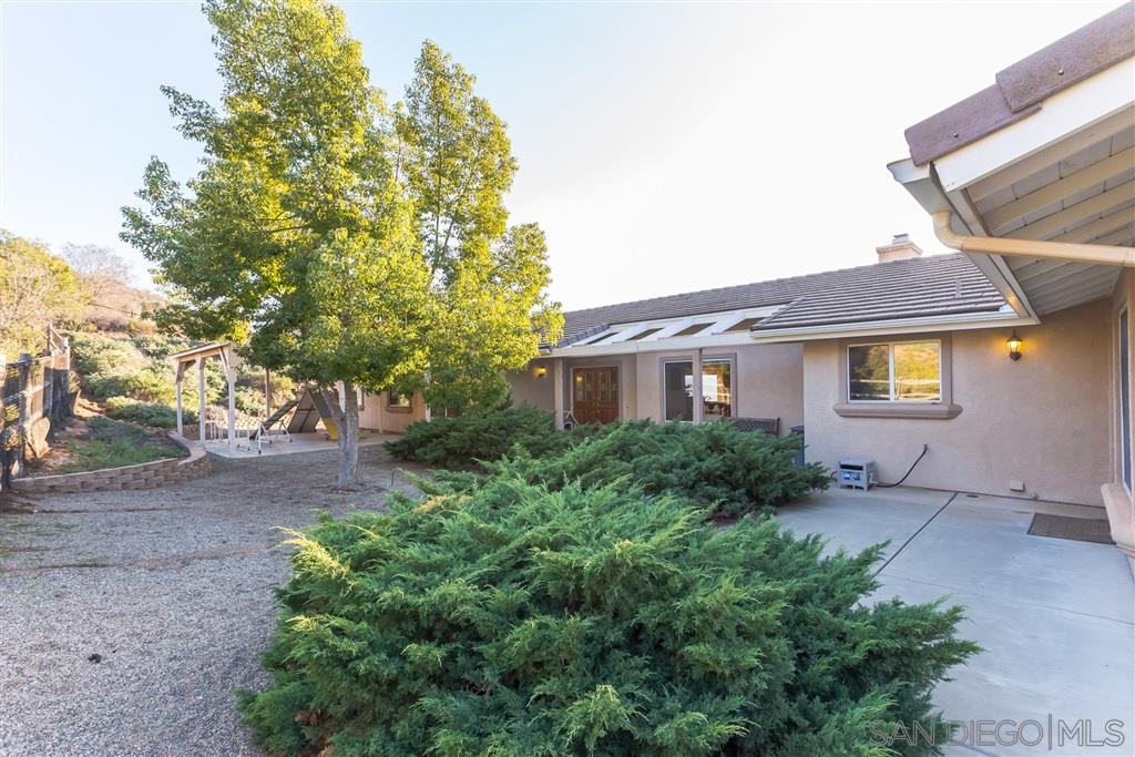 13391 Anthony Ridge Road Valley Center, CA 92082 - Photo 7 of 23