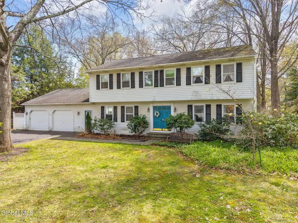 $659,000 | 34 Axbridge Lane, Bethlehem, NY 12054