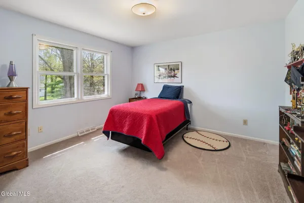 $659,000 | 34 Axbridge Lane, Bethlehem, NY 12054