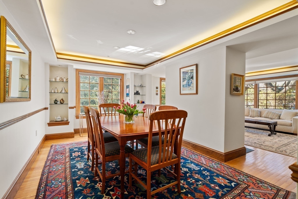 530 Clinton Road Brookline, MA 02467 - Photo 7 of 25 a view of a dining room with furniture