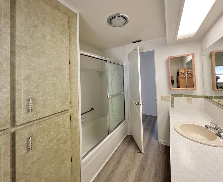 1100 South Belcher Road, Unit 781 Largo, FL 33771 - Photo 27 of 65 Hallway bathroom