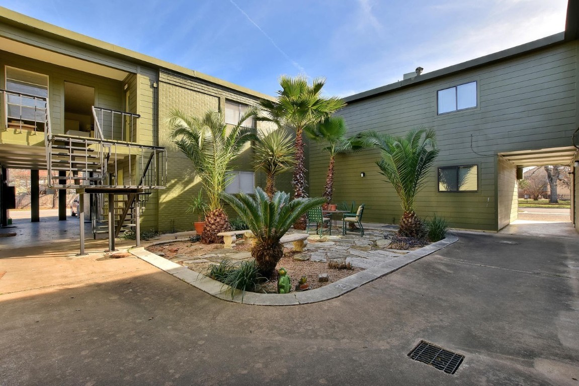 303 West 40th Street, Unit 101 Austin, TX 78751 - Photo 2 of 17