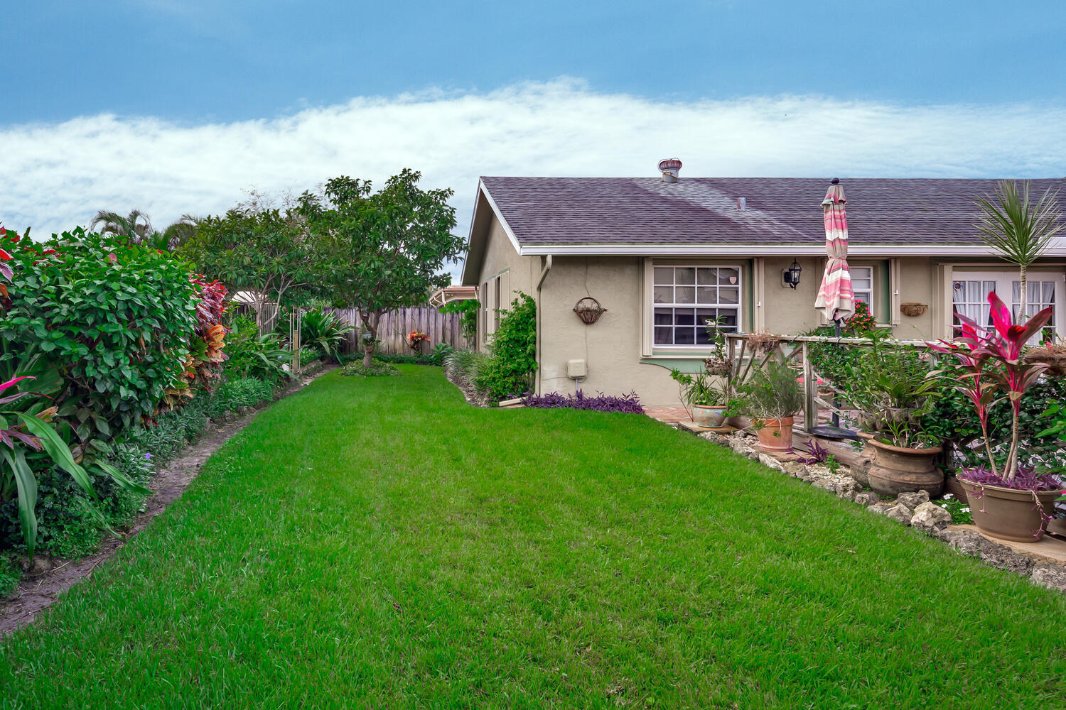 9192 Edgemont Lane Boca Raton, FL 33434 - Photo 24 of 24 back yard