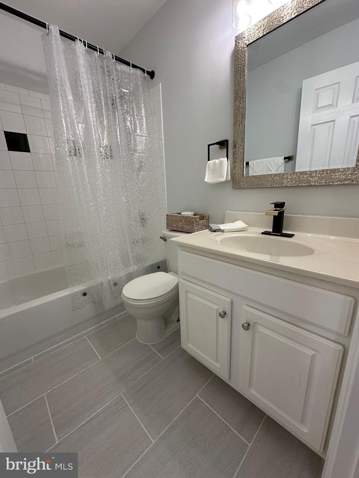 43577 Patching Pond Square Ashburn, VA 20147 - Photo 21 of 33