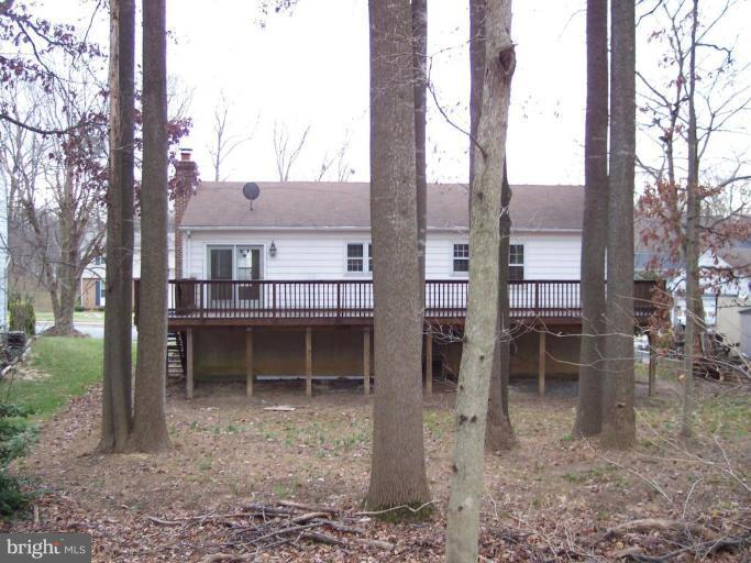 5771 Heming Avenue Springfield, VA 22151 - Photo 4 of 15 Back yard