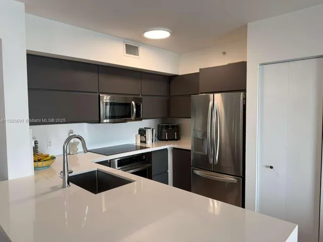 $749,900 | 1155 Brickell Bay Drive, Unit 1408, Miami, FL 33131