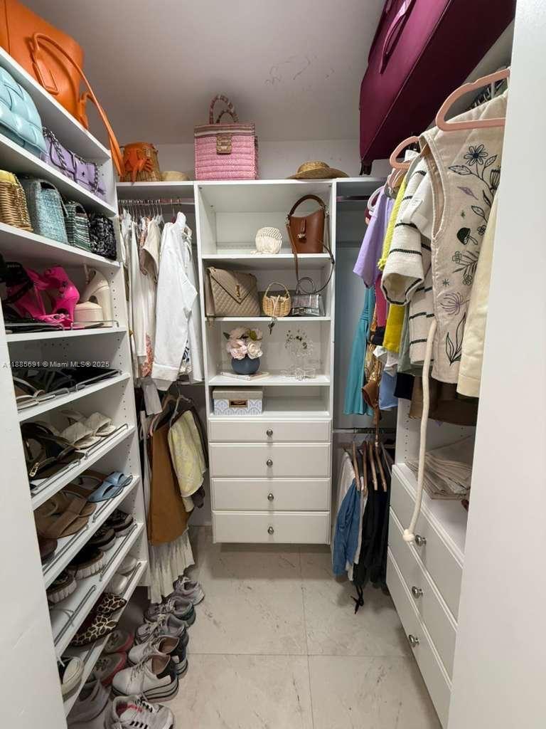 1155 Brickell Bay Drive, Unit 1408 Miami, FL 33131 - Photo 8 of 11