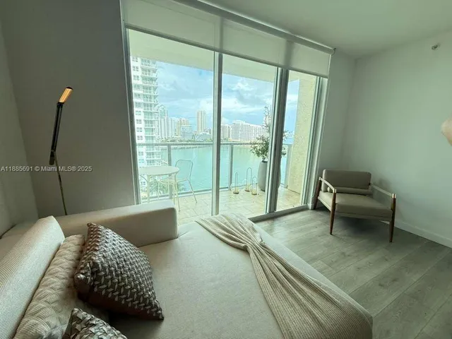 $749,900 | 1155 Brickell Bay Drive, Unit 1408, Miami, FL 33131