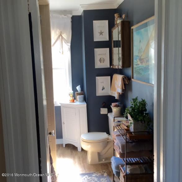 890 River Road Fair Haven, NJ 07704 - Photo 22 of 28 890 RR upstairs full bath