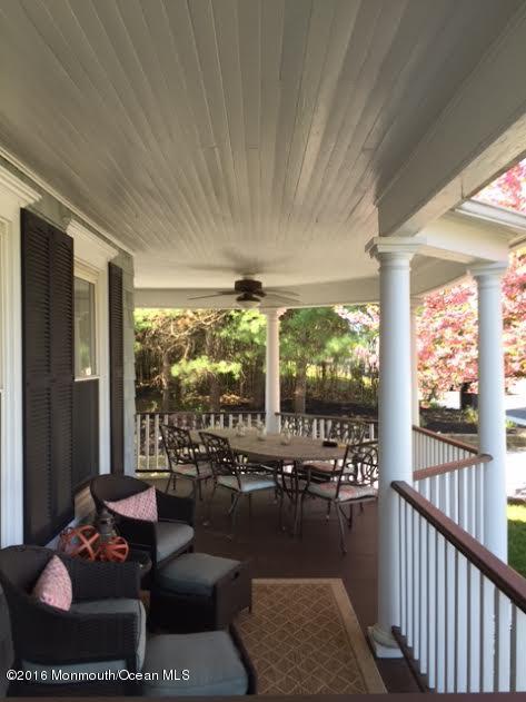 890 River Road Porch