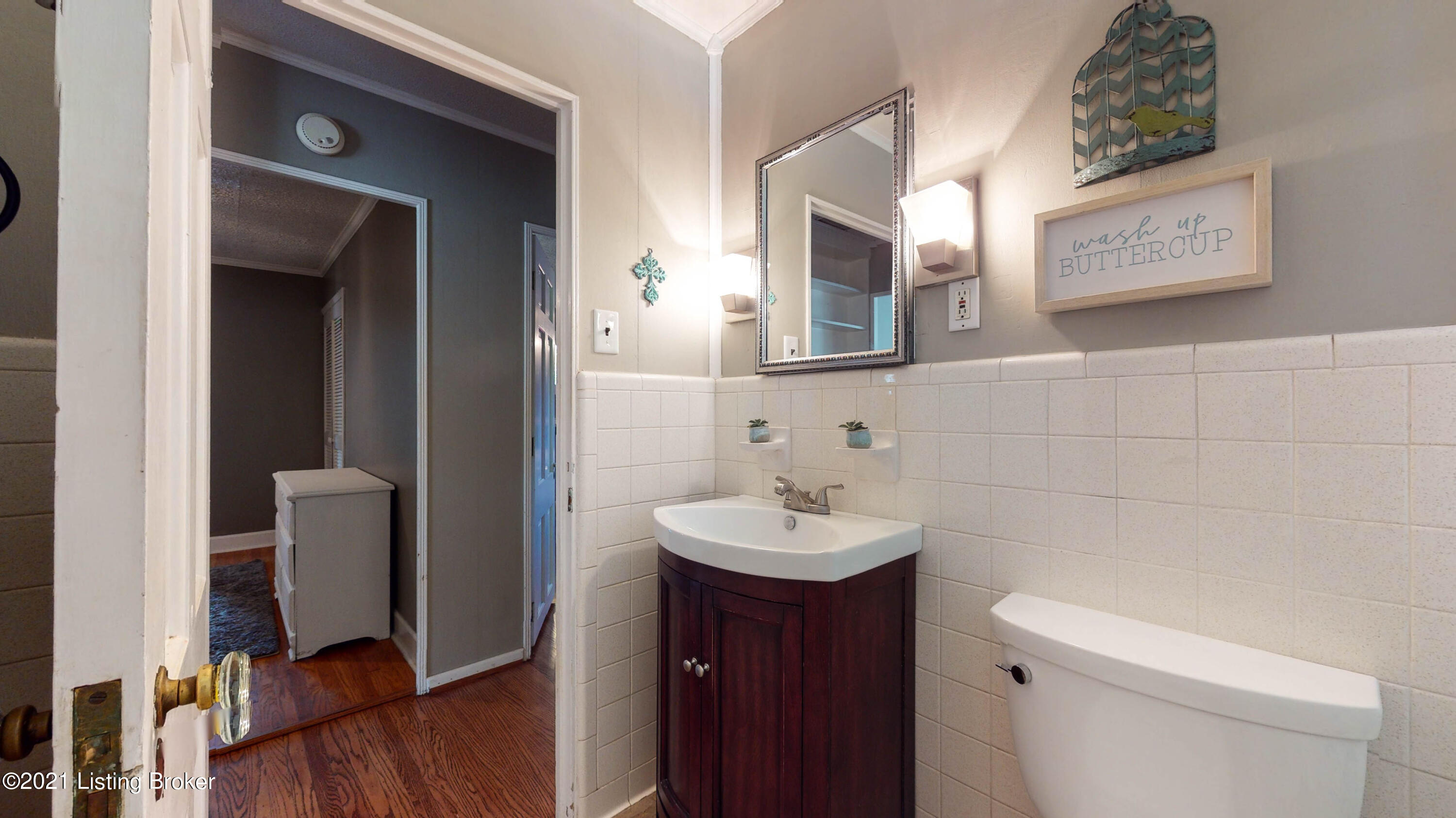 9209 Hunter Road Louisville, KY 40242 - Photo 28 of 47 Hall Full Bath