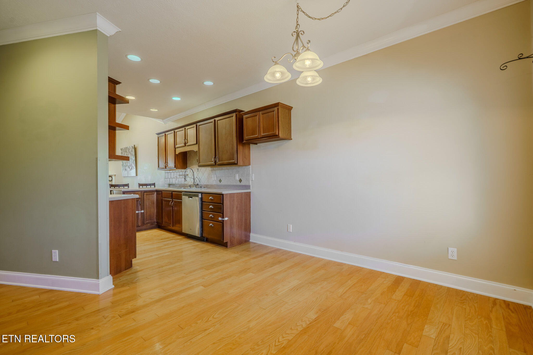 7318 English Park Way Corryton, TN 37721 - Photo 5 of 24 24-web-or-mls-_DSC3161-HDR
