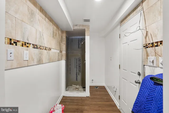 a view of walk in closet