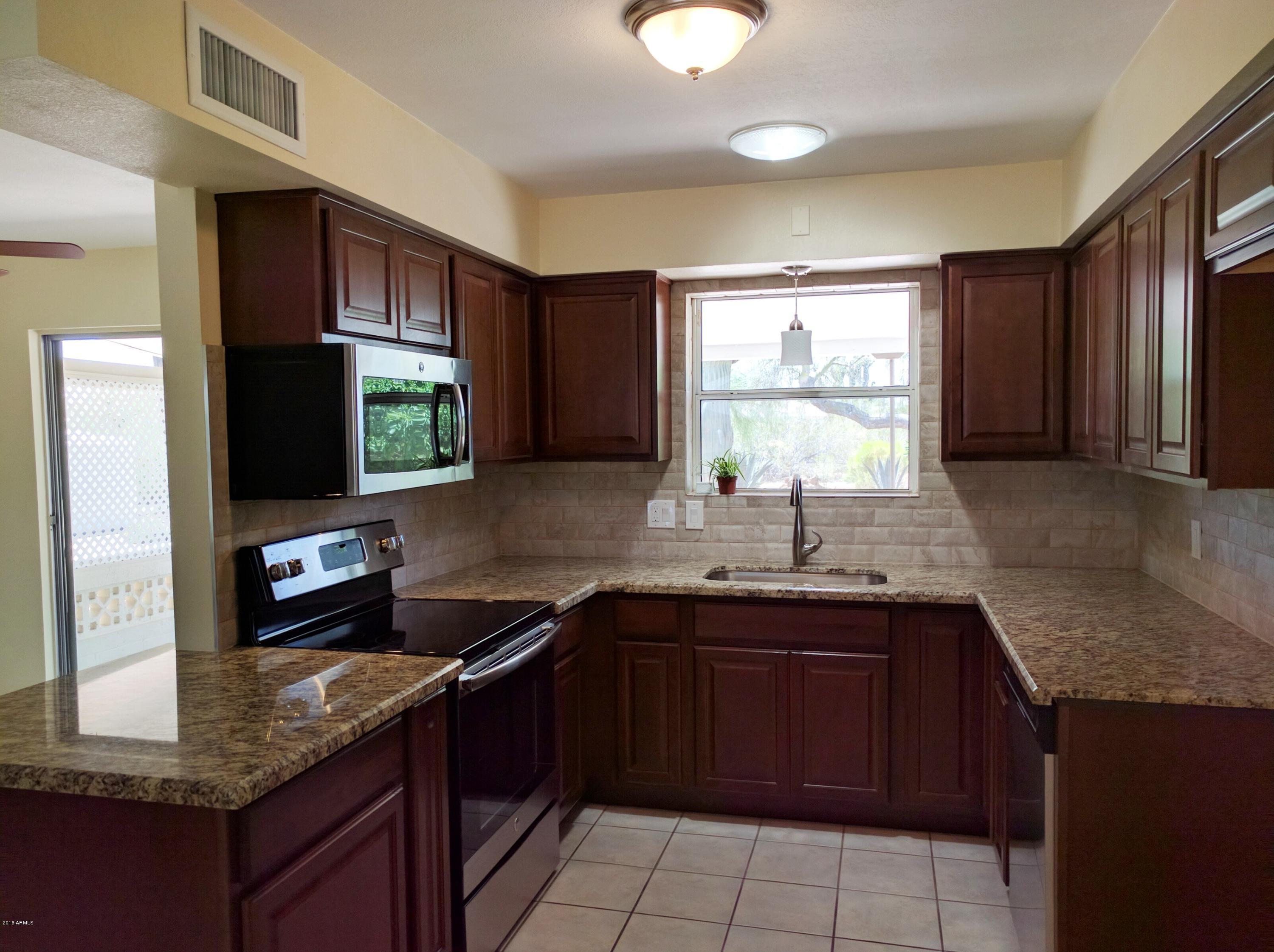 5303 East Decatur Street Mesa, AZ 85205 - Photo 3 of 20 Kitchen
