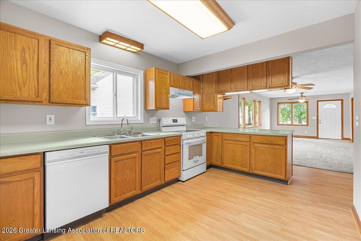 1800 Alpha Street Lansing, MI 48910 - Photo 13 of 22 16-Media Jett -10
