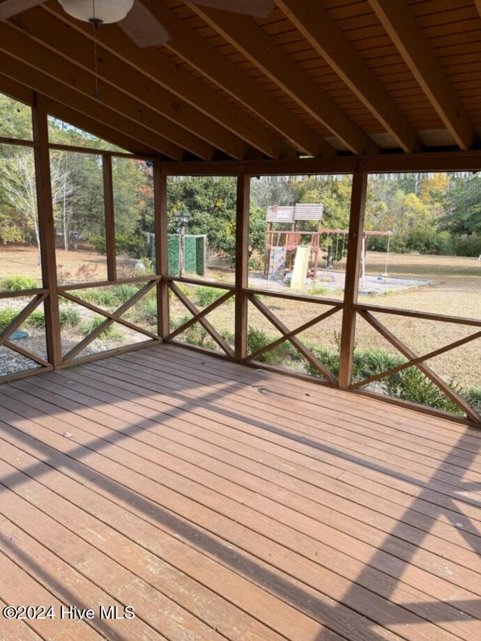 493 Highway 172 Hubert, NC 28539 - Photo 21 of 33 CoveredScreenedBackPorch