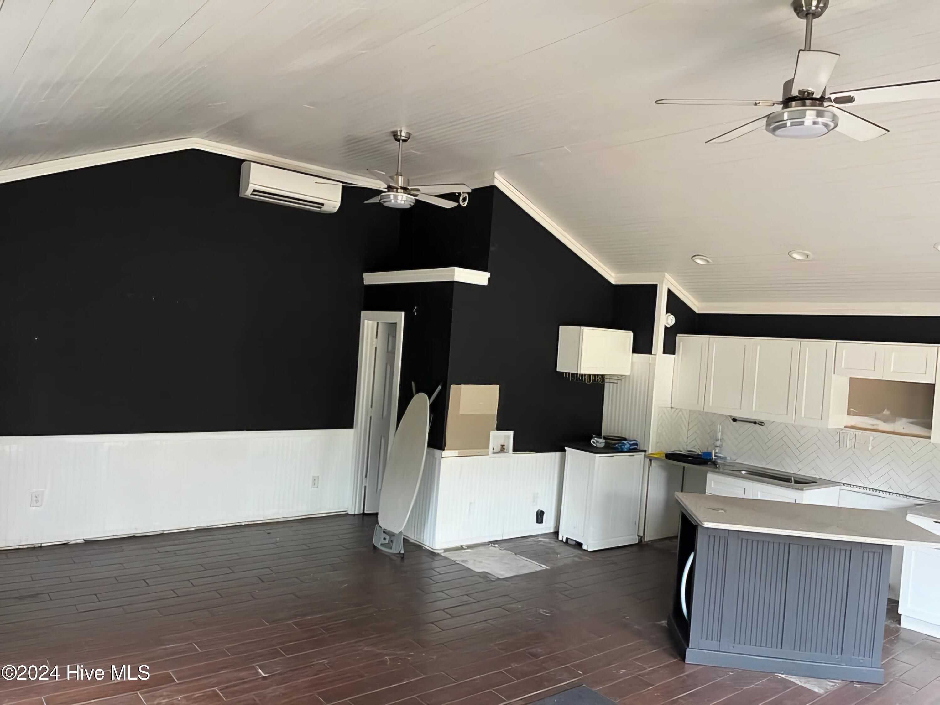 493 Highway 172 Hubert, NC 28539 - Photo 27 of 33 Guest Studio Cabin